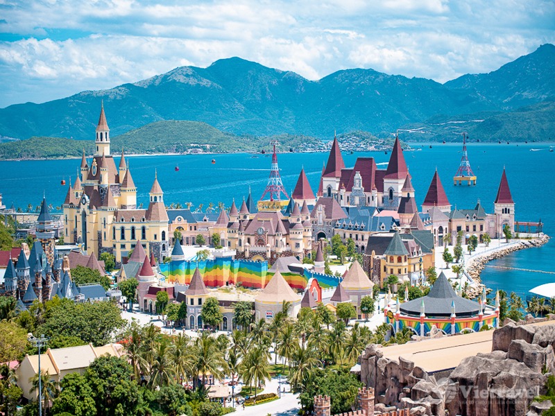 <span> 08:00 </span>Start in Los Angeles and end in San Francisco